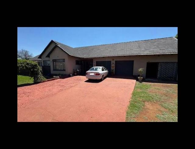 3 BEDROOM HOUSE FOR SALE IN BIRCHLEIGH